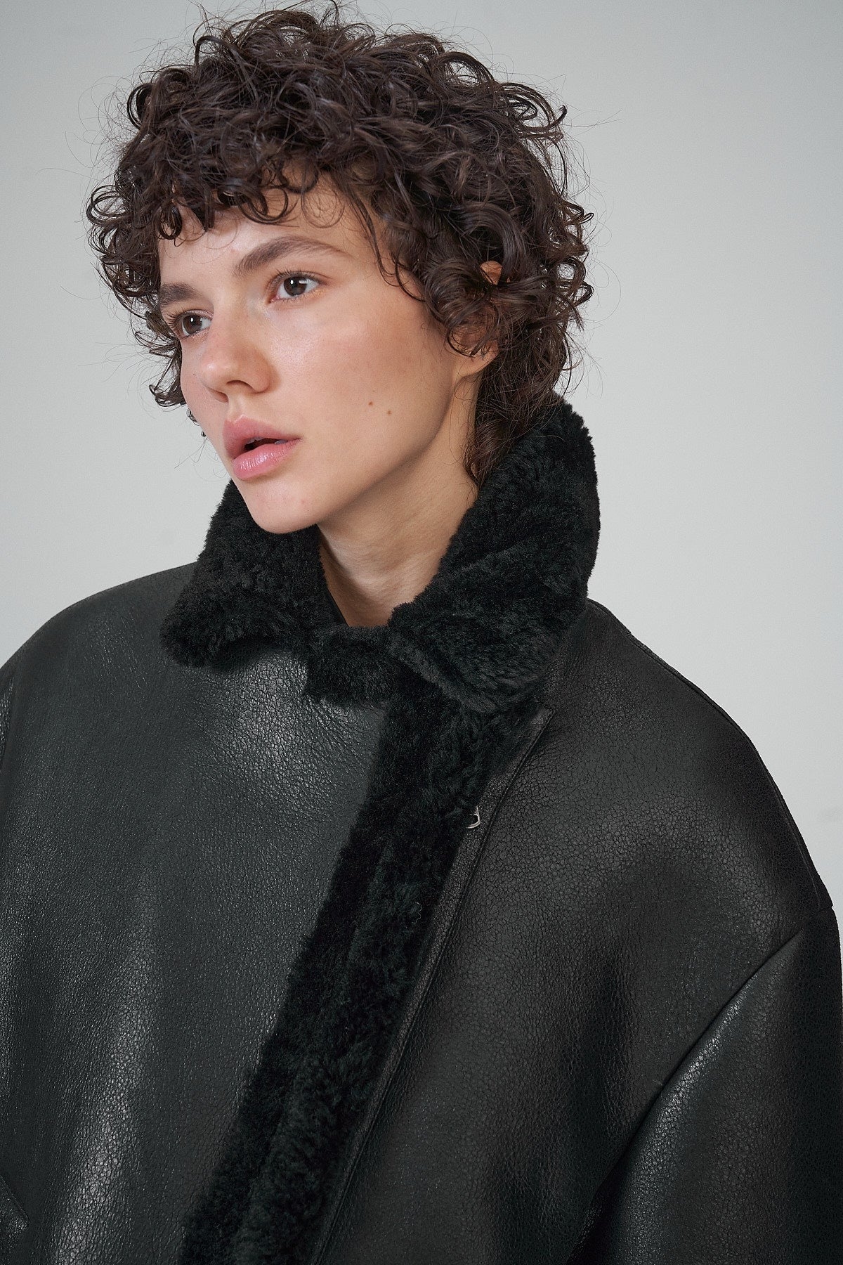 Women's B7 Shearling Fur Leather Coat In Black