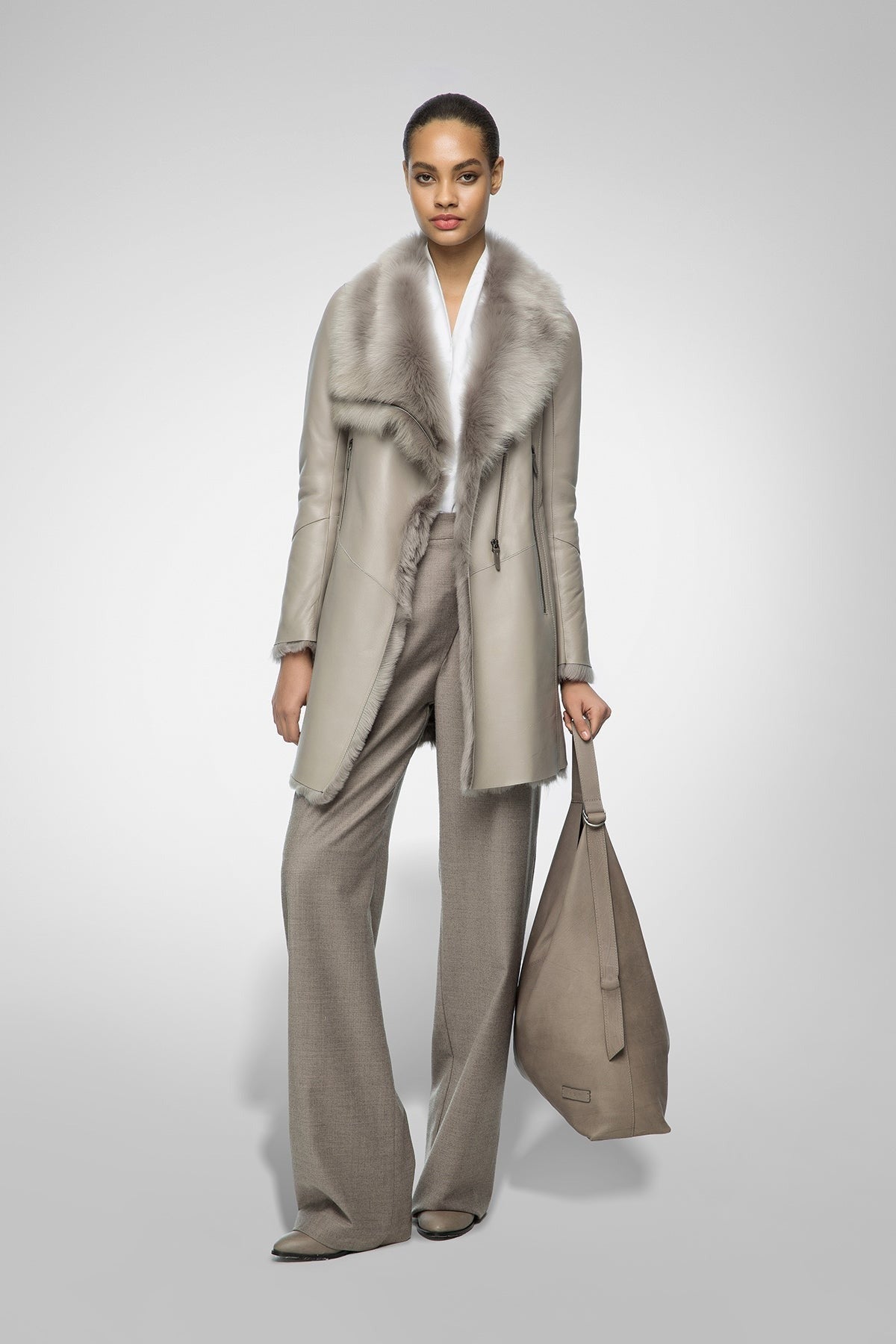 Women's Shearling Fur Leather Coat In Light Gray Arcane Fox