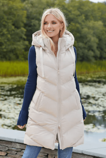 Arcane Fox - Women's Hooded Puffer Sleeveless Coat In White