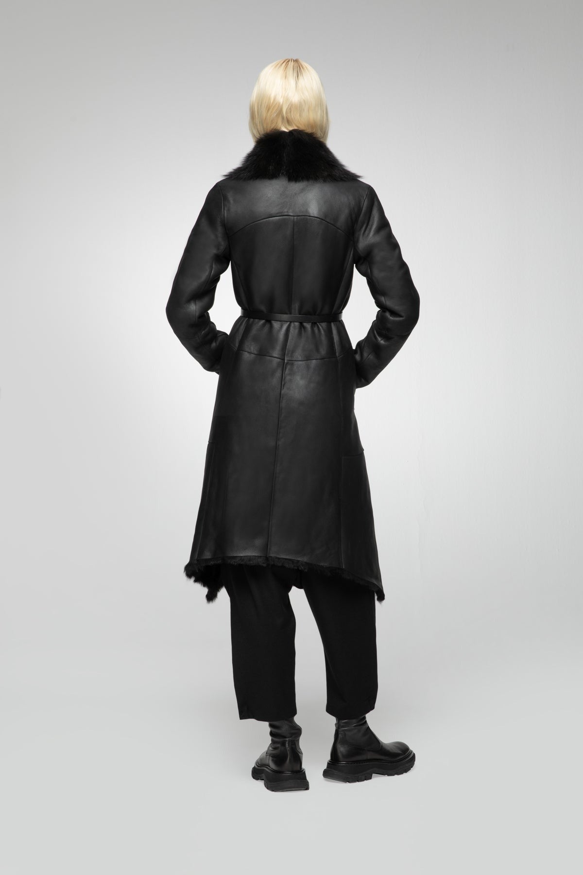 Women's Shearling Leather Trench Coat In Black Arcane Fox