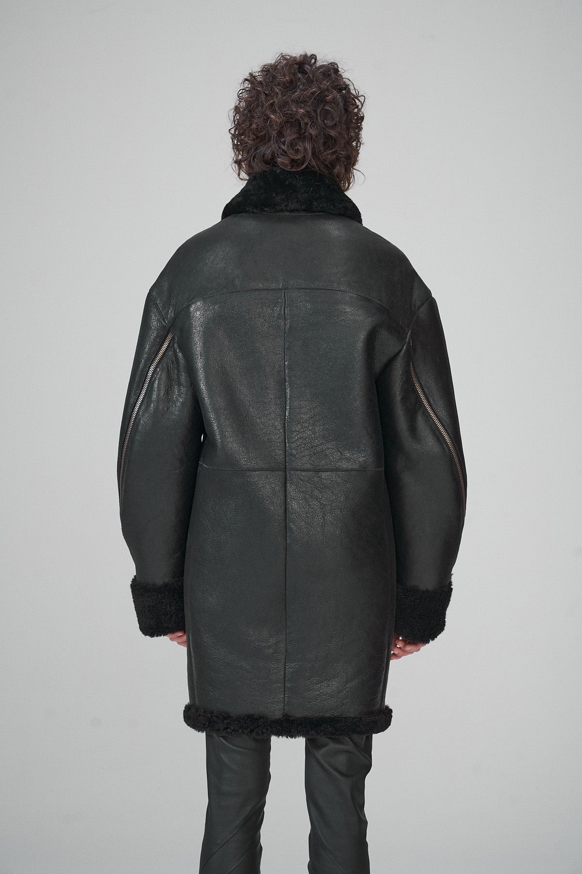 Women's B7 Shearling Fur Leather Coat In Black