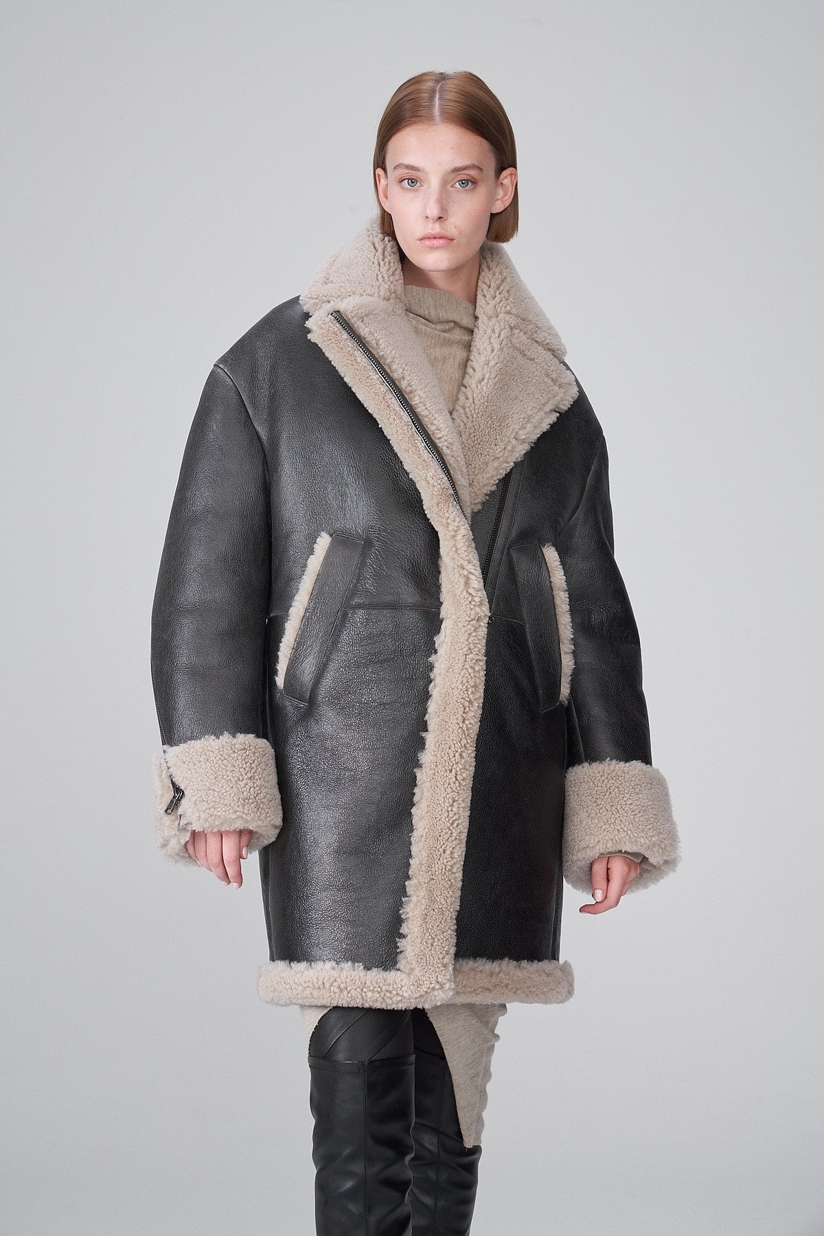 Women's B7 Gray Shearling Leather Coat In Black Arcane Fox