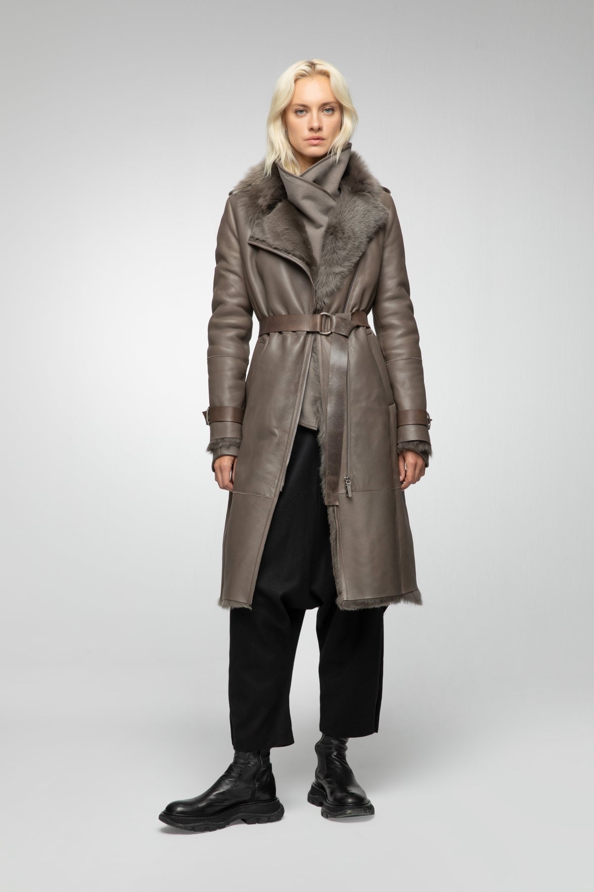 Women's Belted Fur Shearling Leather Coat In Brown