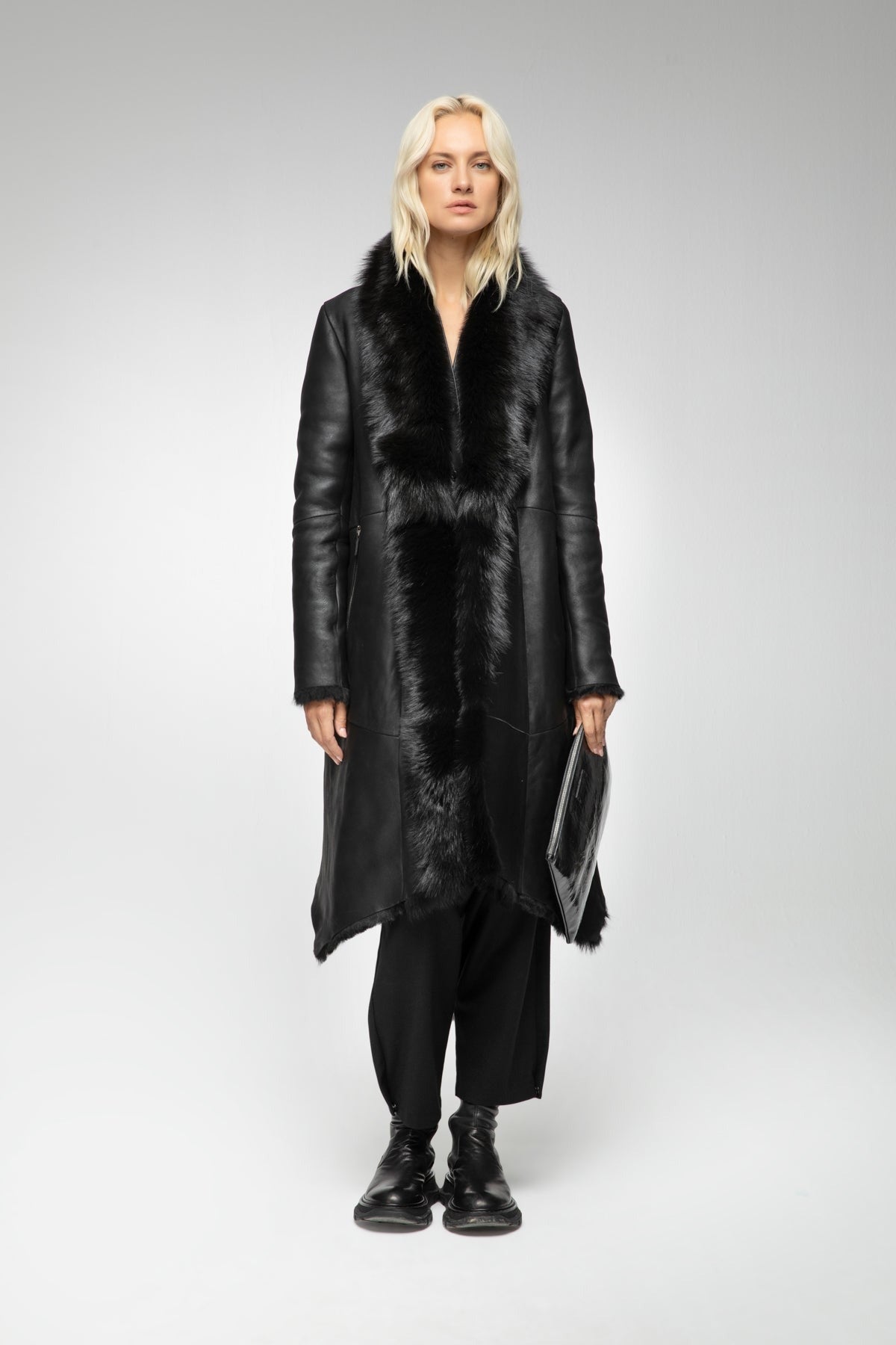 Women's Shearling Leather Trench Coat In Black Arcane Fox
