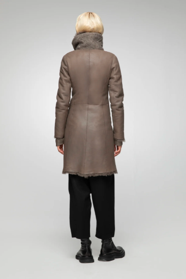 Women's Fur Shearling Leather Coat In Brown