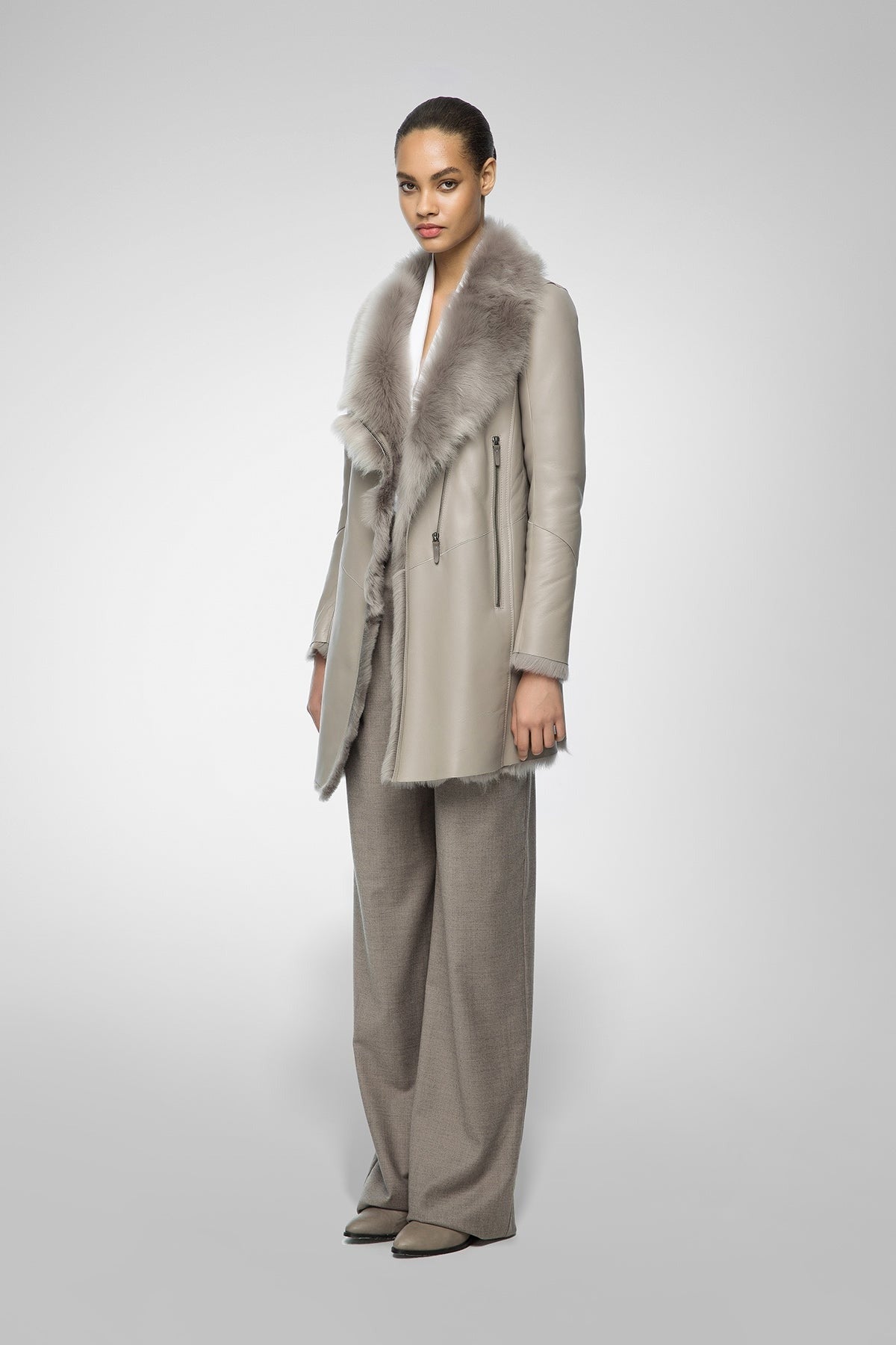 Women's Shearling Fur Leather Coat In Light Gray Arcane Fox